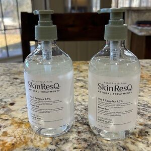 Set of 2! Skin ResQ Nourishing energizing, green tea Body Wash